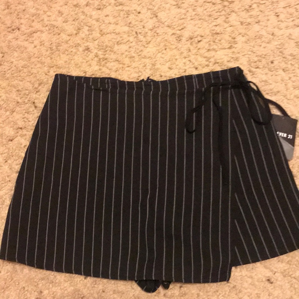 Black striped skort
